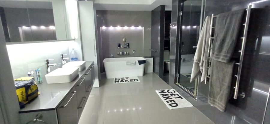 5 Bedroom Property for Sale in Nahoon Valley Park Eastern Cape